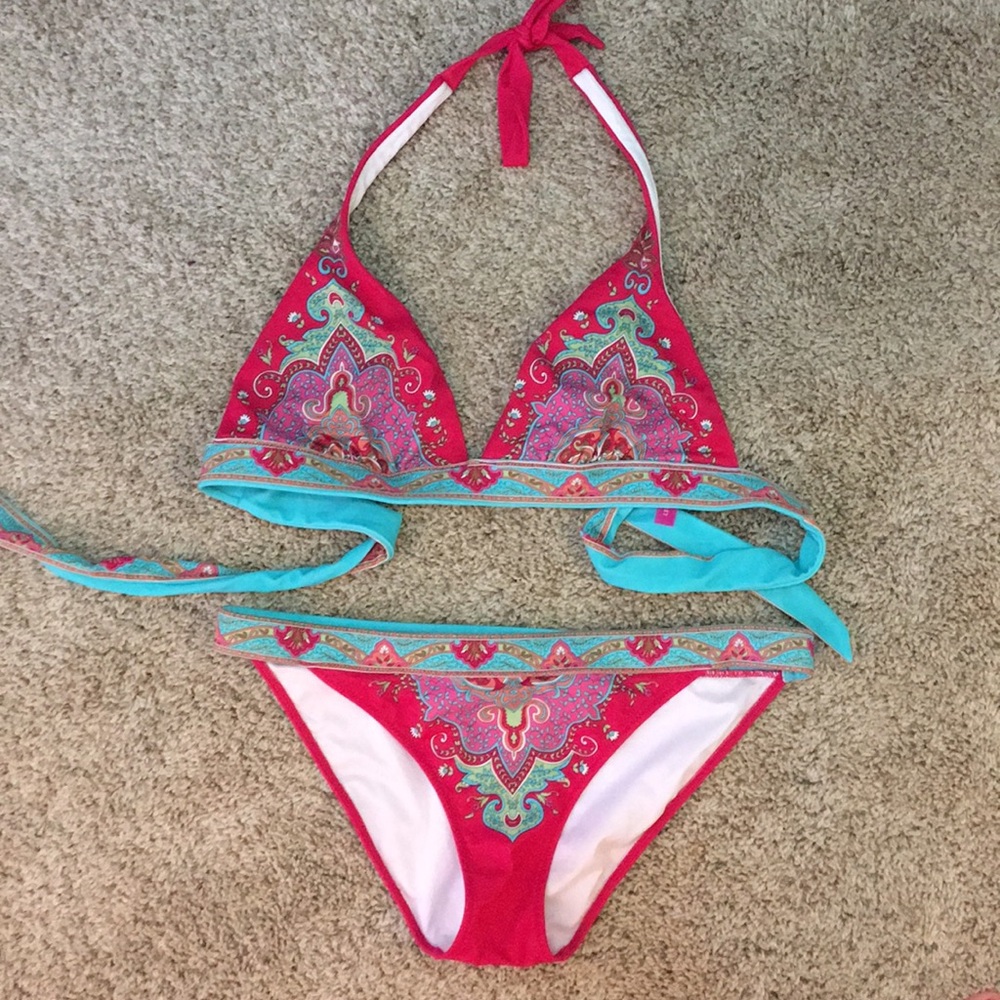 Victoria’s Secret Swimsuit Large Top Medium Bottom